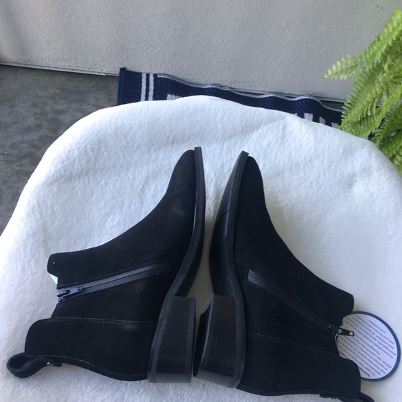 Vaneli Exnula black suede low heeled booties size 8 N NIB Water resistant - Picture 7 of 14
